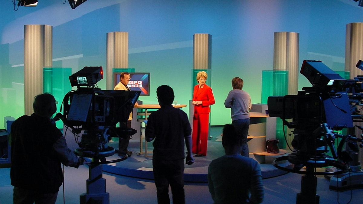 arizona-talks-broadcast-studio-tour.jpg