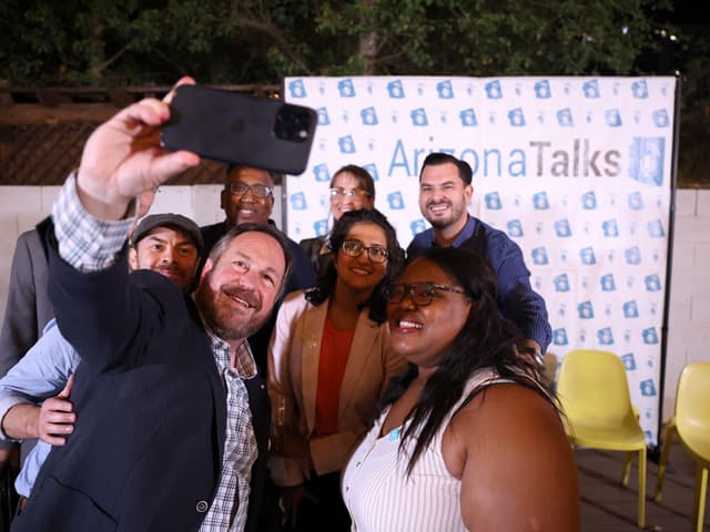 "Barry Markson, Darrell Hill, Priya Sundareshan, Lisa Fink, Lindsay Love & Carlos Alfaro" by Gage Skidmore / Flickr, CC BY-SA 2.0. Source: https://www.flickr.com/photos/gageskidmore/54504386254/ License: https://creativecommons.org/licenses/by-sa/2.0/ Flickr photo ID: 54504386254. Original file; no modifications.