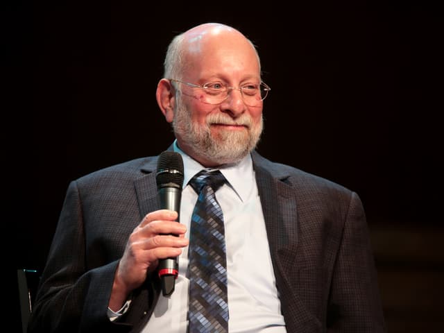 "Jeffrey Singer" by Gage Skidmore / Flickr, CC BY-SA 2.0. Source: https://www.flickr.com/photos/gageskidmore/37590504534/ License: https://creativecommons.org/licenses/by-sa/2.0/ Flickr photo ID: 37590504534. Original file; no modifications.