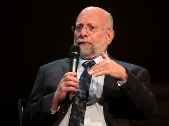 "Jeffrey Singer" by Gage Skidmore / Flickr, CC BY-SA 2.0. Source: https://www.flickr.com/photos/gageskidmore/37590508264/ License: https://creativecommons.org/licenses/by-sa/2.0/ Flickr photo ID: 37590508264. Original file; no modifications.